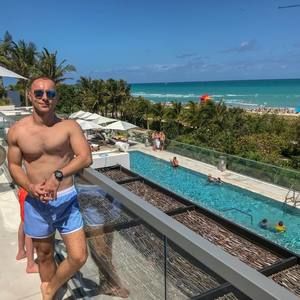 Meet your Posher, Bojan